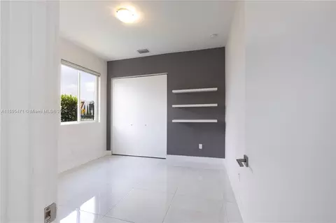 10041 NW 75th St, Doral, FL 33178 photo 8