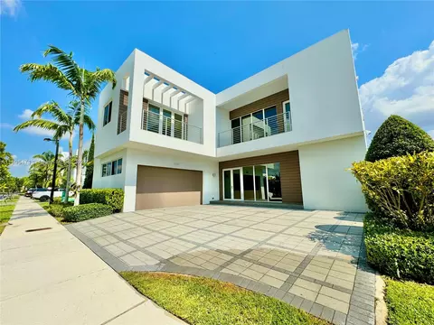 10041 NW 75th St, Doral, FL 33178