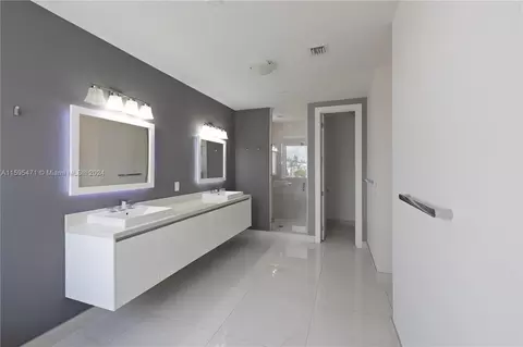 10041 NW 75th St, Doral, FL 33178 photo 22