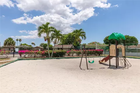 Undisclosed, Hialeah, FL 33015 photo 34