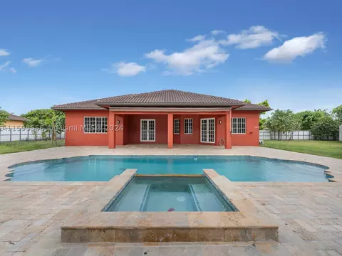 27702 SW 152nd Ct, Homestead, FL 33032
