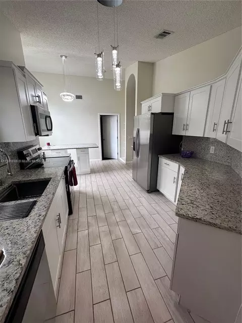 326 Oak Track Loop, Ocala, FL 34472 photo 4