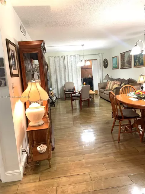 220 SW 9th Ave #521, Hallandale Beach, FL 33009