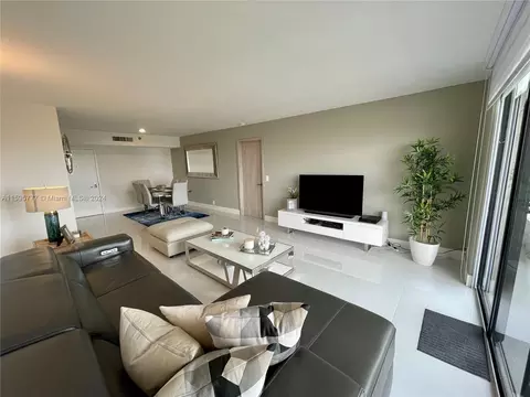 3300 NE 191st St #1405, Aventura, FL 33180