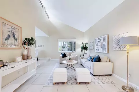 8471 SW 30th St, Davie, FL 33328