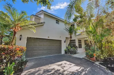 2824 Chapel Hill Ct, Davie, FL 33328