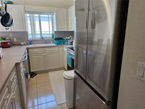 Kitchen - 488 SE 4th St, Hialeah, FL 33010 photo 1 of 2