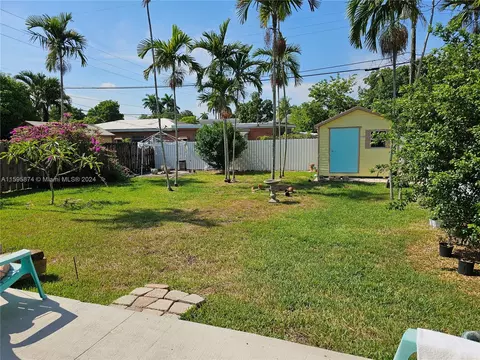 Exterior - 488 SE 4th St, Hialeah, FL 33010 photo 1 of 3