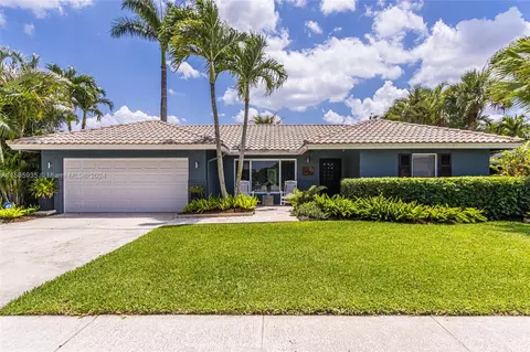 20 Burning Tree Ln, Boca Raton, FL 33431