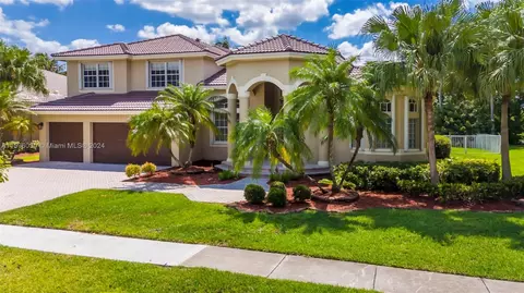 1913 NW 167th Ave, Pembroke Pines, FL 33028