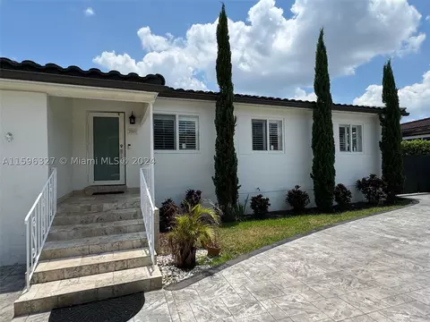 2001 SW 82nd Pl, Miami, FL 33155