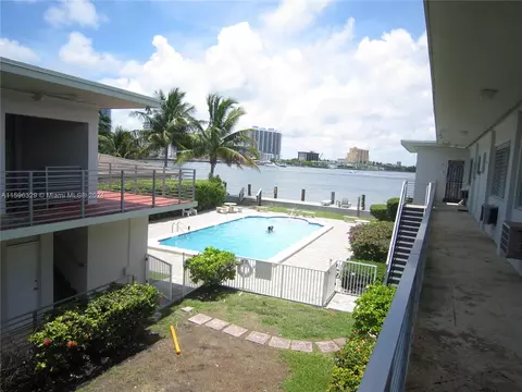 2250 Bay Dr #10, Miami Beach, FL 33141