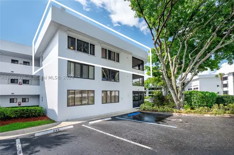 1410 Sheridan St #27I, Hollywood, FL 33020