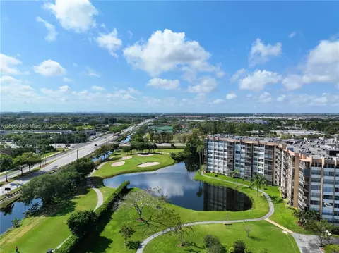 1300 Saint Charles Pl #413, Pembroke Pines, FL 33026