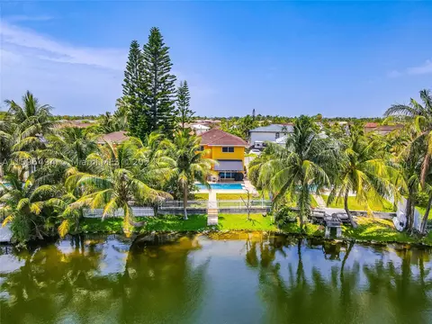 16551 SW 141 Ave, Miami, FL 33177