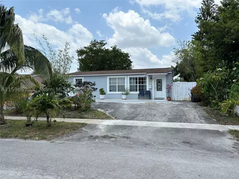 520 N 69th Ter, Hollywood, FL 33024