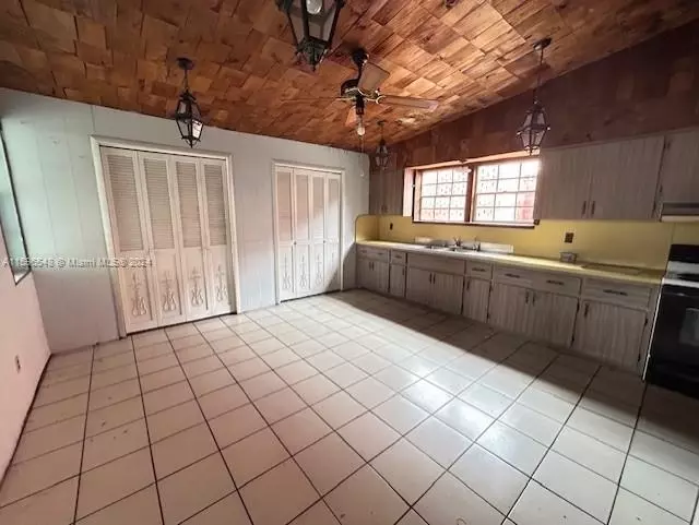 Kitchen - 2525 SW 29th Ave, Miami, FL 33133 photo 2 of 2