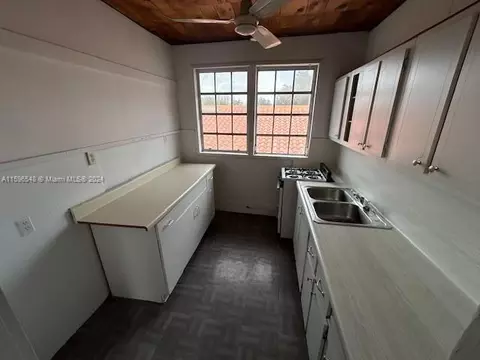 Kitchen - 2525 SW 29th Ave, Miami, FL 33133 photo 1 of 2