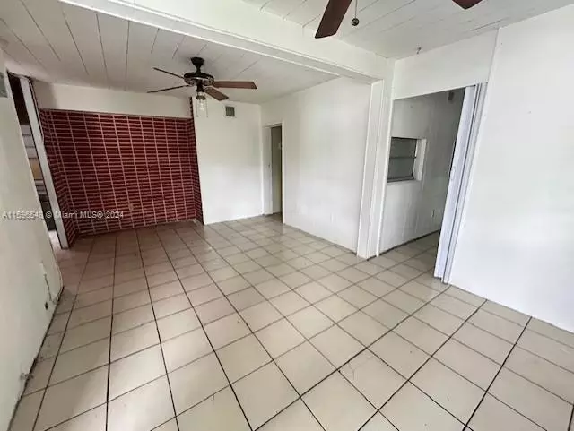 Living - 2525 SW 29th Ave, Miami, FL 33133 photo 5 of 7