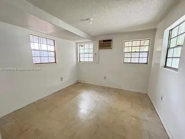 Bedroom - 2525 SW 29th Ave, Miami, FL 33133 photo 5 of 7