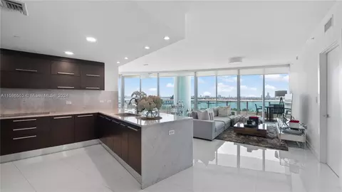 900 Biscayne Blvd #1806, Miami, FL 33132