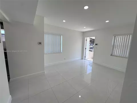 1716 Lauderdale Manor Dr, Fort Lauderdale, FL 33311