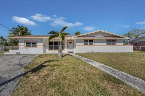 20831 NW Miami Ct, Miami Gardens, FL 33169