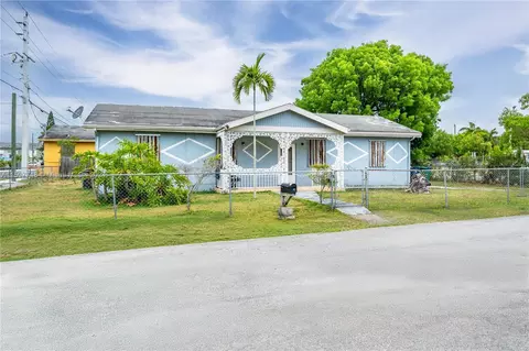 580 NW 11th St, Florida City, FL 33034