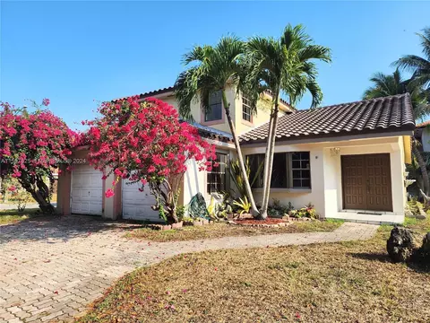 8745 NW 150th Ter, Miami Lakes, FL 33018