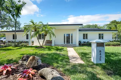 8425 SW 147th St, Palmetto Bay, FL 33158