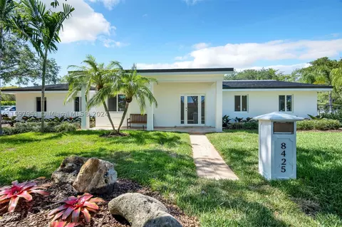 8425 SW 147th St, Palmetto Bay, FL 33158