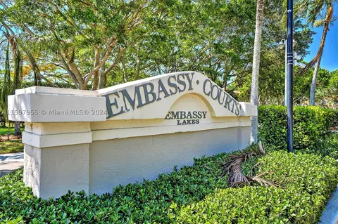 11048 Mainsail Dr, Hollywood, FL 33026