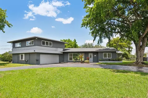 6700 E Tropical Way, Plantation, FL 33317