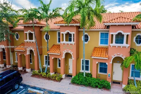 746 SW 107th Ave #404, Pembroke Pines, FL 33025