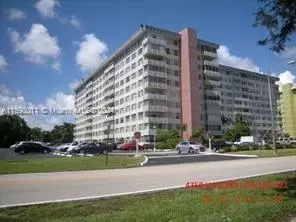 4350 Hillcrest Dr #418, Hollywood, FL 33021