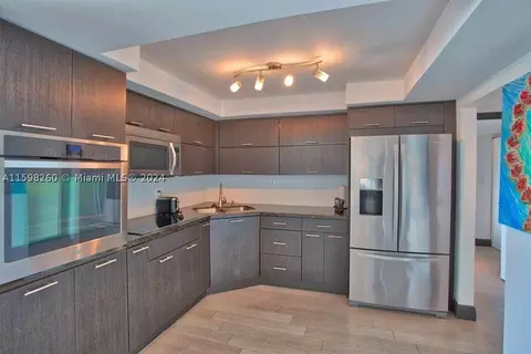 16546 NE 26th Ave #5H, North Miami Beach, FL 33160