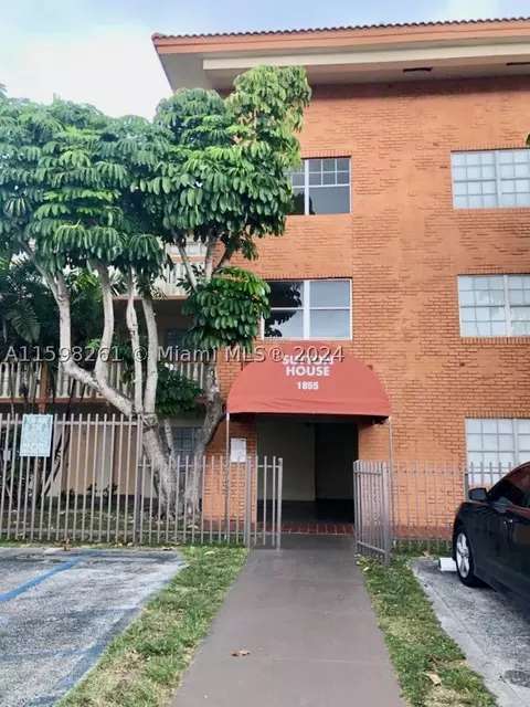 1855 NE 121st St #21, North Miami, FL 33181