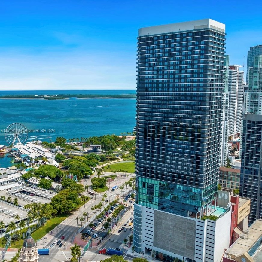 398 NE 5th St Unit 1516  