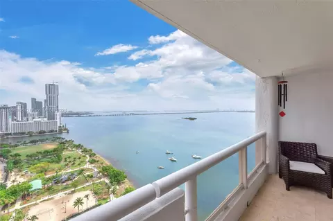 1717 N Bayshore Dr #A-3137, Miami, FL 33132
