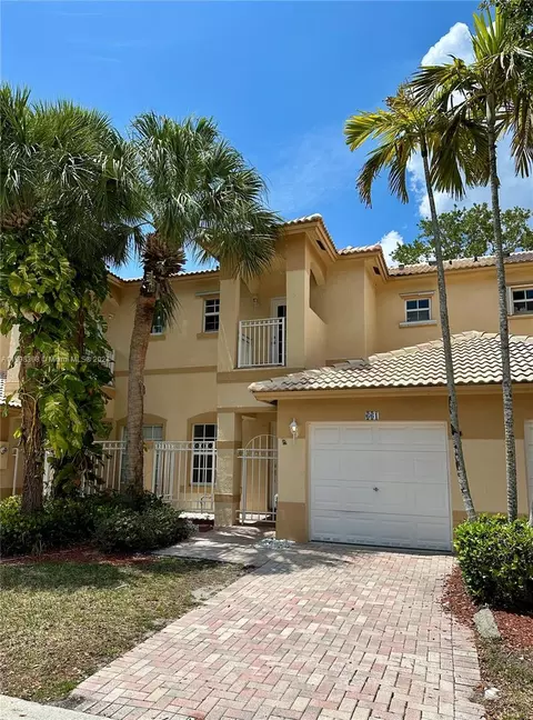 661 NW 170th Ter #661, Pembroke Pines, FL 33028