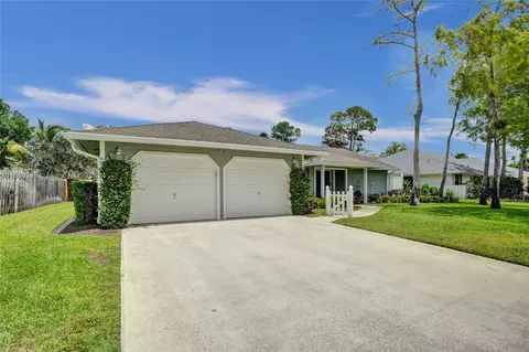 874 Blueberry Dr, Wellington, FL 33414