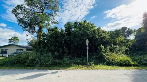 3303 Avenue J, Fort Pierce, FL 34947