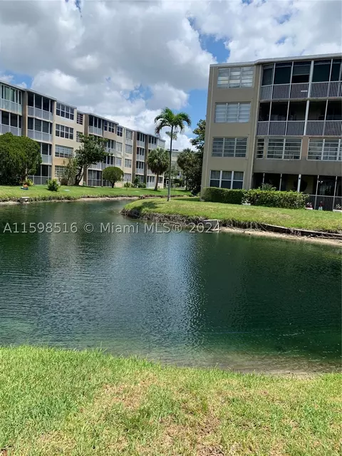 1670 NE 191st St #212-3, Miami, FL 33179