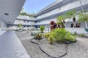 6195 W 18th Ave #G211, Hialeah, FL 33012