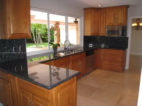 10825 SW 74th Ct, Pinecrest, FL 33156 photo 12