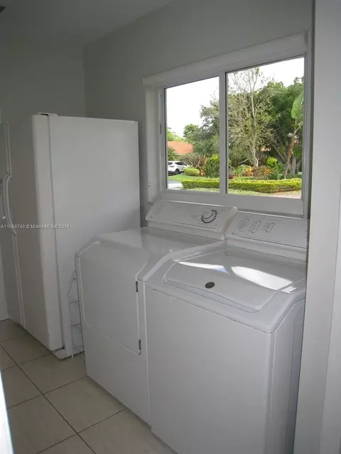 10825 SW 74th Ct, Pinecrest, FL 33156 photo 18