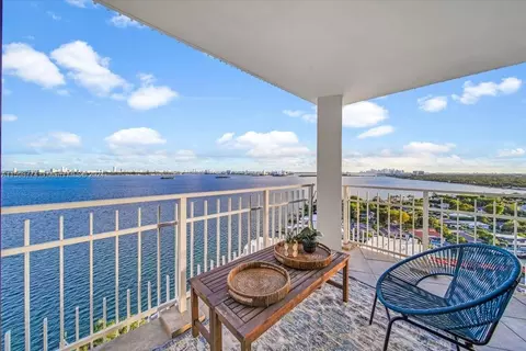 4000 Towerside Ter #2004, Miami, FL 33138