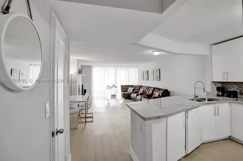 1770 NE 191st St #716-1, Miami, FL 33179