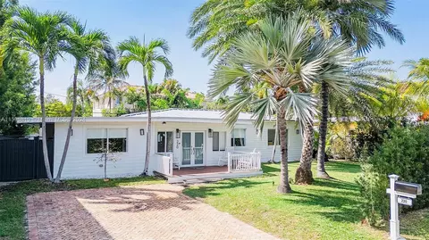 220 Hampton Ln, Key Biscayne, FL 33149 photo 2
