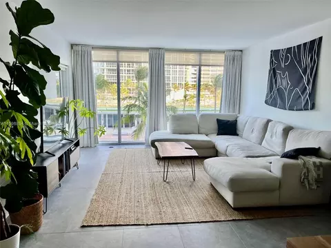 10275 Collins Ave #212, Bal Harbour, FL 33154